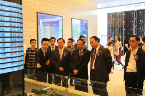 嘉宾参观云顶国际国际中心展厅