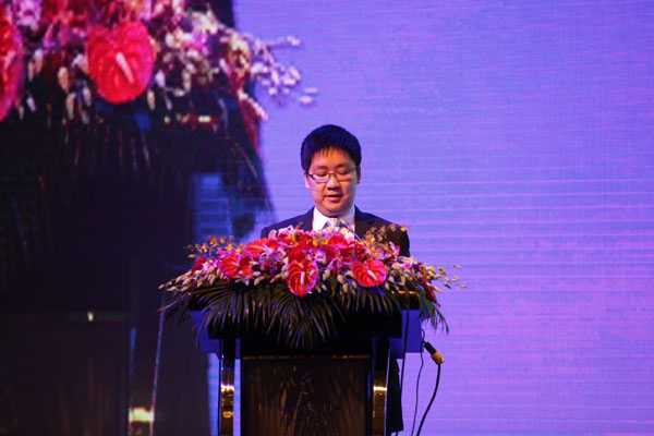 云顶国际太阳能(合肥)有限公司董事长谢毅发表讲话